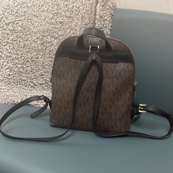 Michael Kors Large Cindy Backpack - Picture 3 of 10